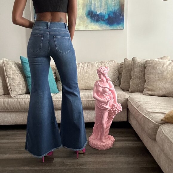 Alice + Olivia Bell Jeans - Picture 8 of 8